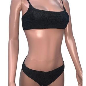 Sexy Black basic 90s Style Textured Smocked Stretchy Sporty Bikini Nwt beach